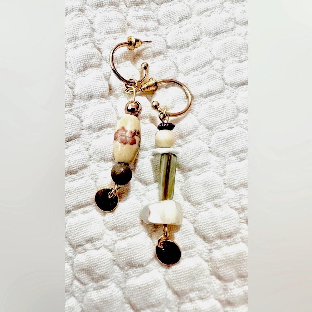 Handcrafted Asymmetrical gold-tone earrings in subdued yellow, ivory and green❣️